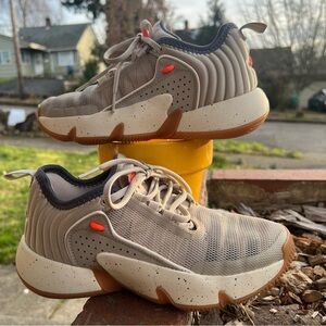 adidas Trae unlimited c beige  and Orange Kids Sneakers size 4.5 Y US